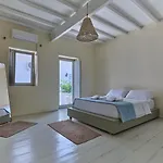 Flair Naousa (Paros)